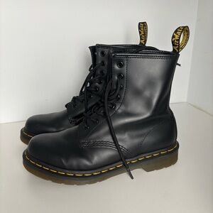 Dr. Martens the original black Leather Boots size 8 Women’s